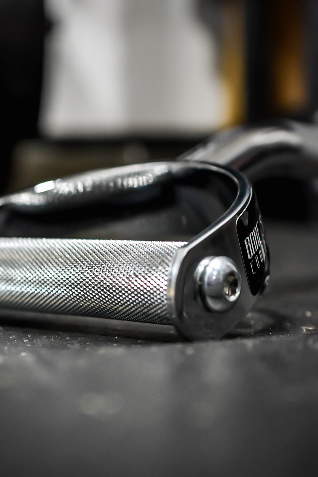 Iron Pro Lat Pulldown Bar
